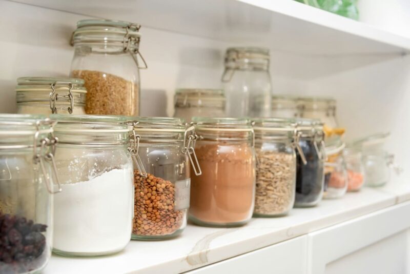 Rangement cuisine contenants transparents hermétiques aliments vrac